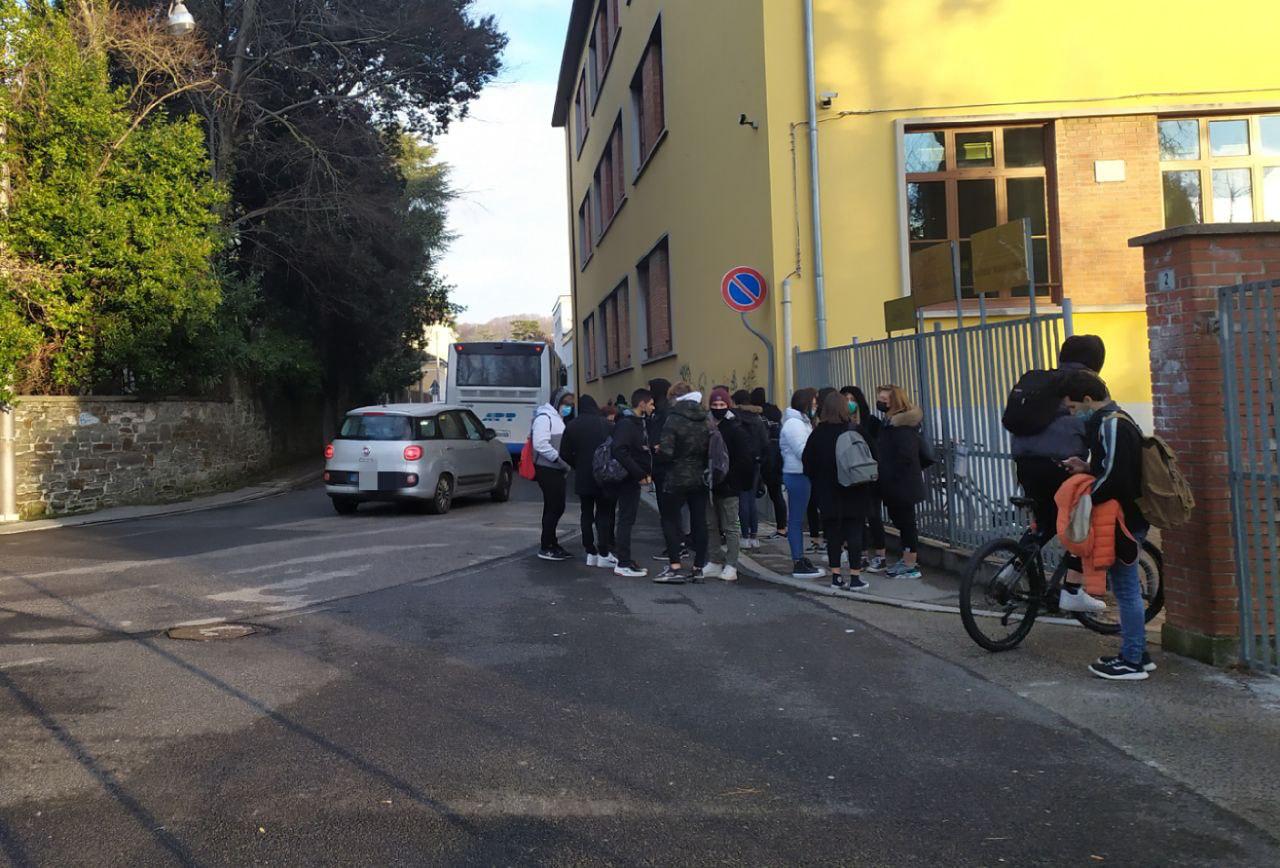 Immagine per Covid in Fvg, oggi 3.678 contagi. Rebus quarantene a scuola